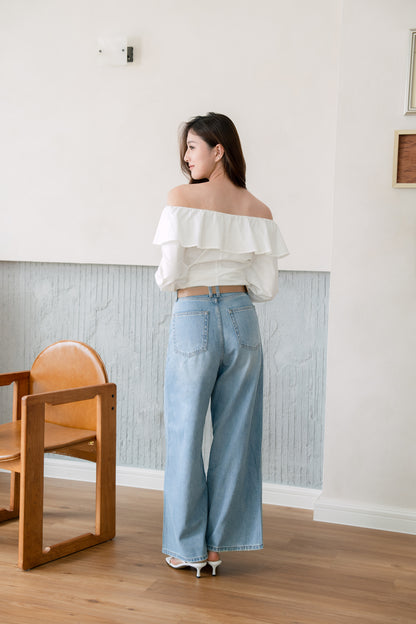 Wide-Leg Jeans with Belt